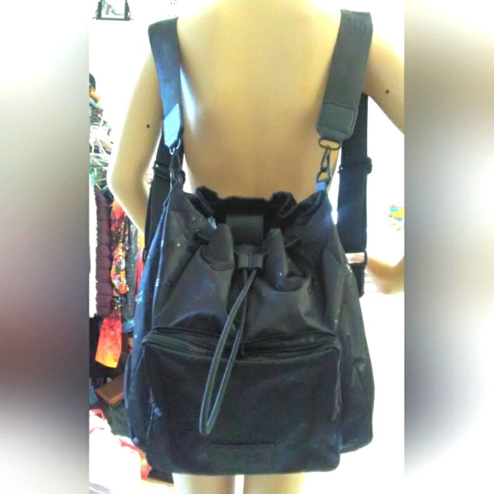 BNWOT BEBE SPORT FULL SIZE BACKPACK BLACK W/ SHINY BEBE LOGOS (AMAZING BACKPACK)